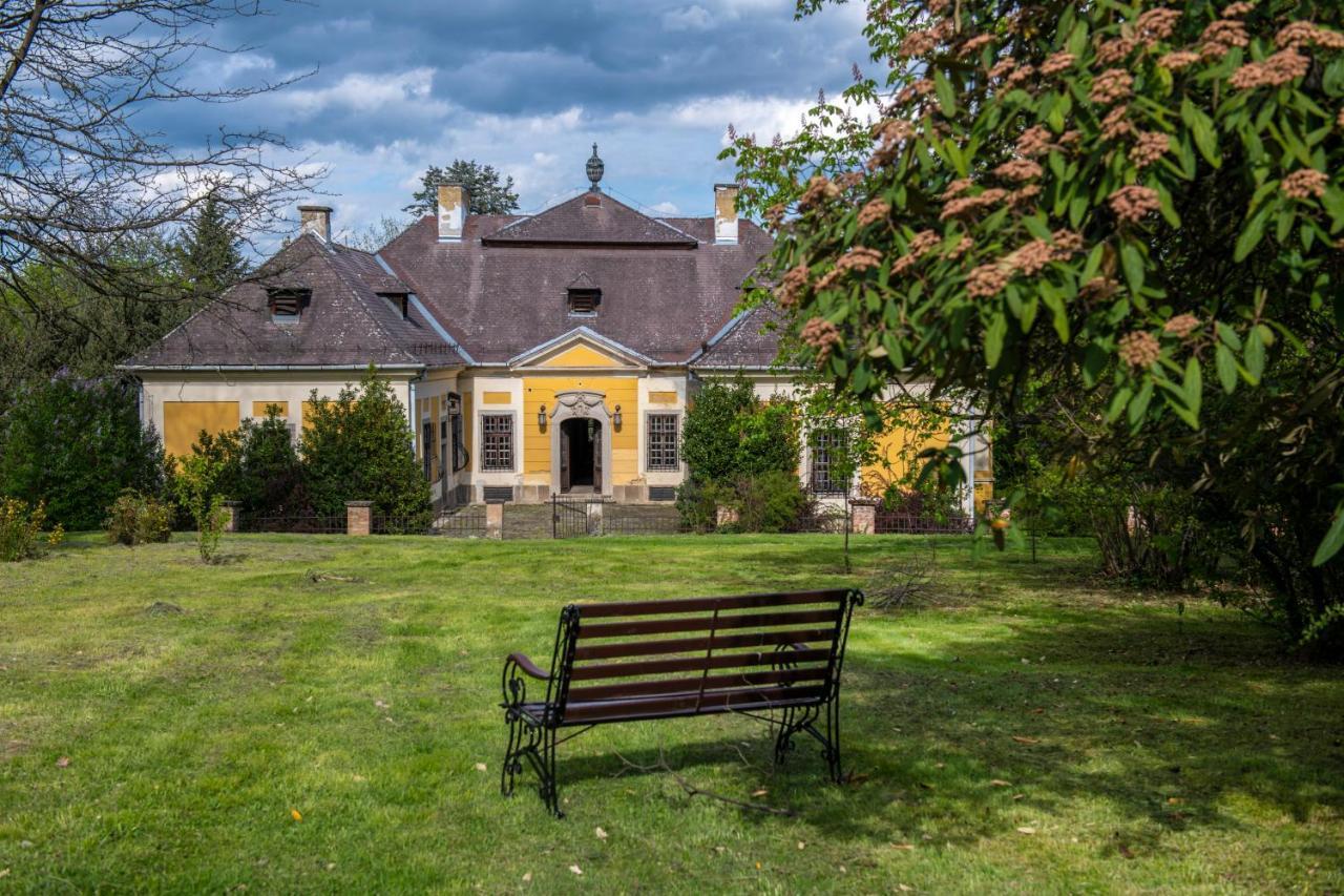 Tuenderkert Hotel Noszvaj Zewnętrze zdjęcie