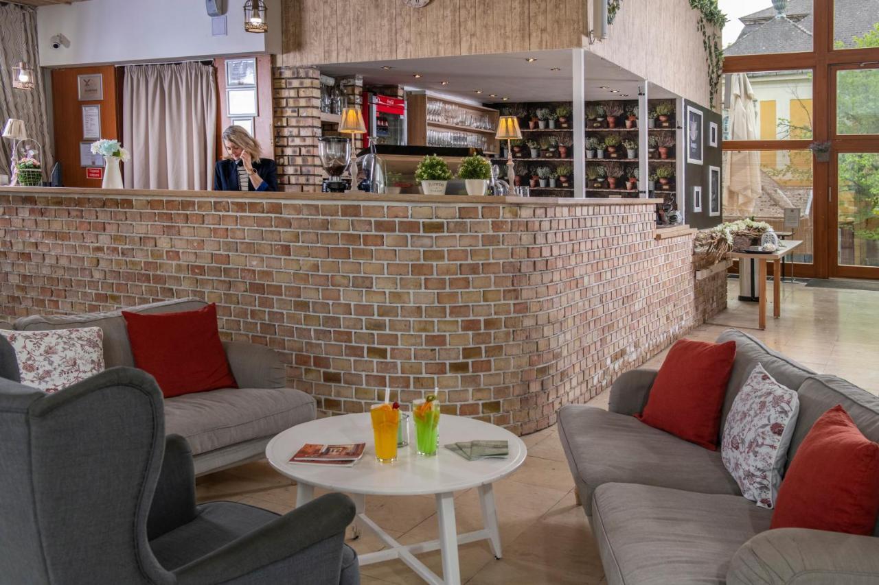 Tuenderkert Hotel Noszvaj Zewnętrze zdjęcie